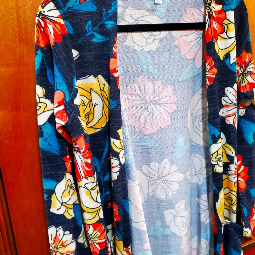 Gorgeous Floral Lularoe Comfy Sarah